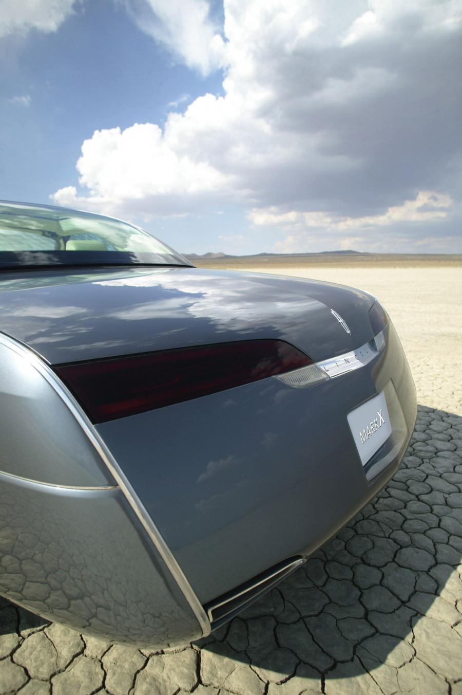  Lincoln Mark X Concept 2004 года  (фото 2 из 40)